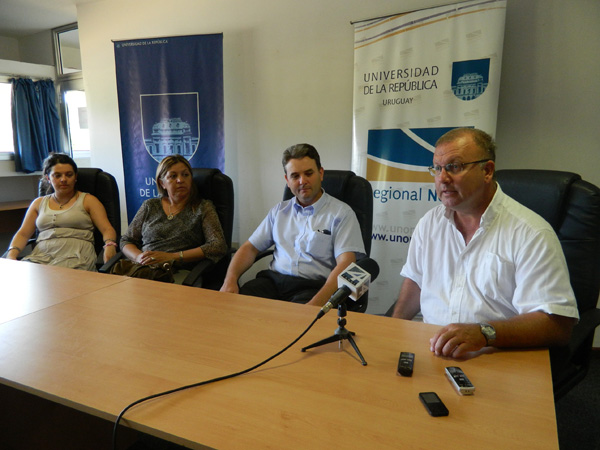 Natalie Robaina, asistente académica RN, Shirley Ferreira, directora del IFD de Salto, Víctor Piccichilo, director del Cerp de Litoral, Alejandro Noboa, director de RN. 